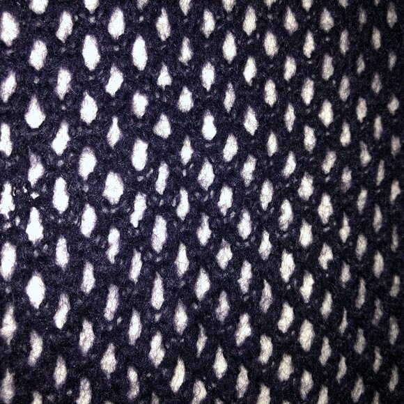 Lacoste Casual Open Weave Knit Wrap/Scarf in Deep Eggplant Purple Sz OS - Picture 4 of 10